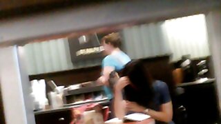 Nagie cycki w samochodzie