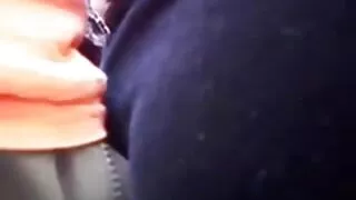 Szczęściarz pieszczotliwie pieprzy młodą seksowną sex analny filmiki dziewczynę na kanapie