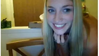 Ruda dziewczyna w okularach ostry sex analny filmy postanowiła zadowolić swojego przyjaciela