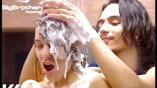 Miło przelecieć żonę przyjaciela grupowy sex analny i creampied w usta spermą