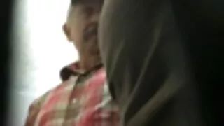 Brunetka w pończochach aktywnie pieprzy się seks analny filmy z członkiem młodego chłopaka