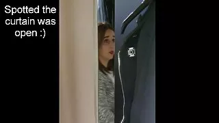Brunetka odsunęła szorty darmowy sex analny do pochwy na kamery