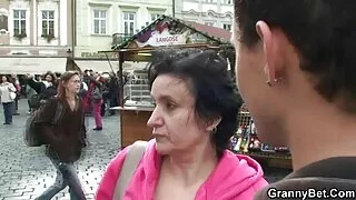 Czarny trener ponownie i anal będzie długo ugniatać brutalny sex analny