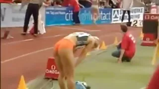 Tajska sex analny wideo dziewczyna w masce uprawia seks